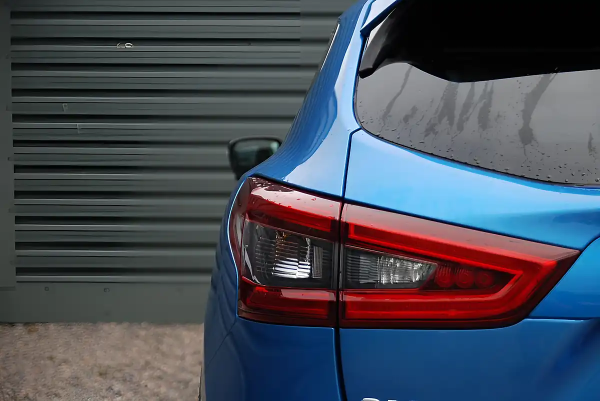 Used 2019 Nissan Qashqai N-Connecta Blue - Interior and Exterior details 17