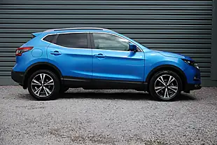 Used 2019 Nissan Qashqai N-Connecta Blue - Interior and Exterior details 4
