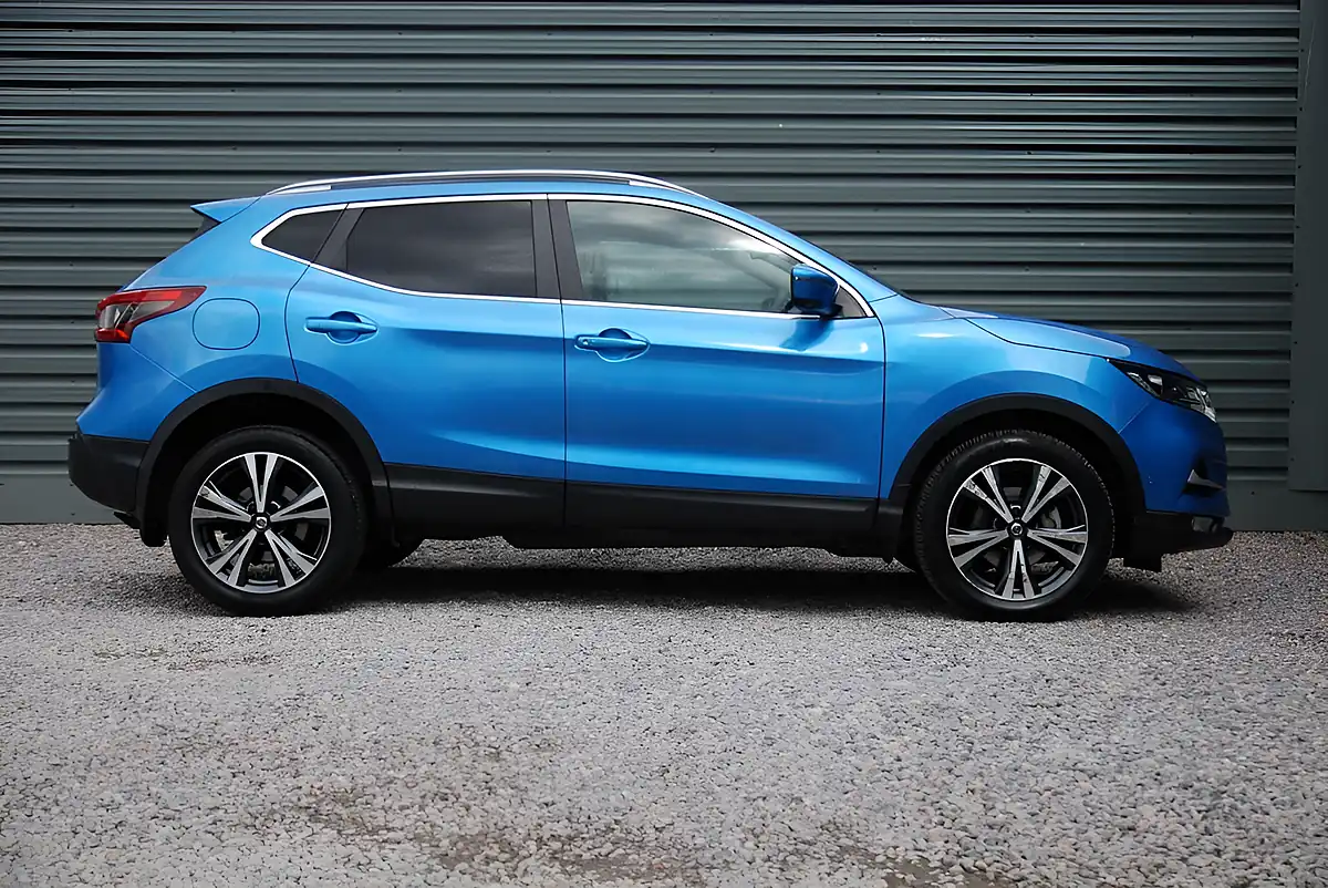 Used 2019 Nissan Qashqai N-Connecta Blue - Interior and Exterior details 4