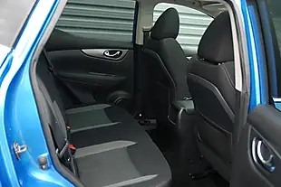 Used 2019 Nissan Qashqai N-Connecta Blue - Interior and Exterior details 6