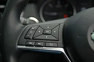 Used 2019 Nissan Qashqai N-Connecta Blue - Interior and Exterior details 8