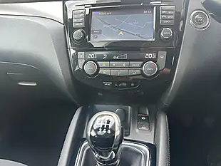 Used 2019 Nissan Qashqai N-Connecta Blue - Interior and Exterior details 12