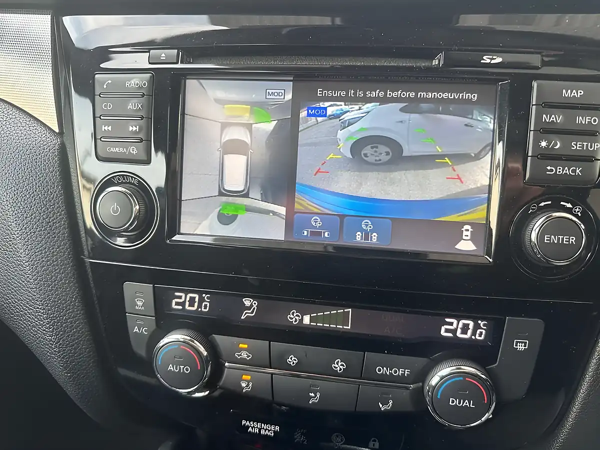 Used 2019 Nissan Qashqai N-Connecta Blue - Interior and Exterior details 15