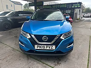 Used 2019 Nissan Qashqai N-Connecta Blue - Interior and Exterior details 3