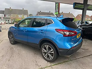 Used 2019 Nissan Qashqai N-Connecta Blue - Interior and Exterior details 4