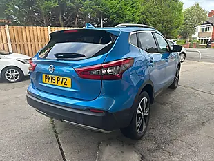 Used 2019 Nissan Qashqai N-Connecta Blue - Interior and Exterior details 5