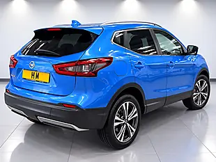 Used 2019 Nissan Qashqai N-Connecta Blue - Interior and Exterior details 12