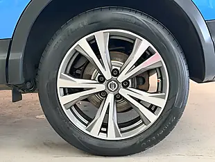 Used 2019 Nissan Qashqai N-Connecta Blue - Interior and Exterior details 13