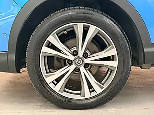 Used 2019 Nissan Qashqai N-Connecta Blue - Interior and Exterior details 14