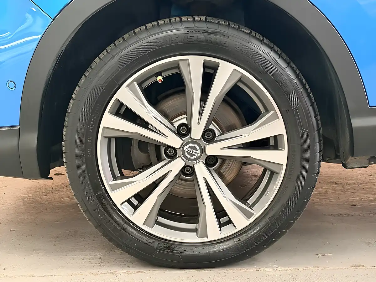 Used 2019 Nissan Qashqai N-Connecta Blue - Interior and Exterior details 14