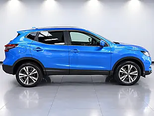 Used 2019 Nissan Qashqai N-Connecta Blue - Interior and Exterior details 4