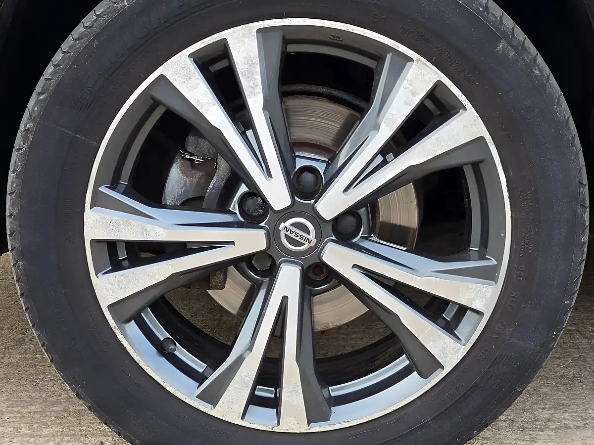 Used 2019 Nissan Qashqai N-Connecta Grey - Interior and Exterior details 16