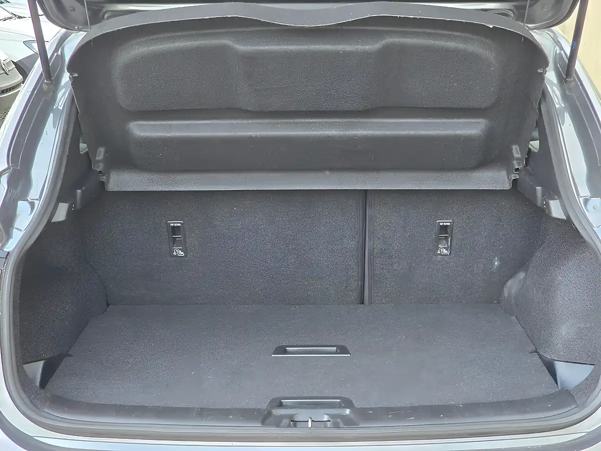 Used 2019 Nissan Qashqai N-Connecta Grey - Interior and Exterior details 19