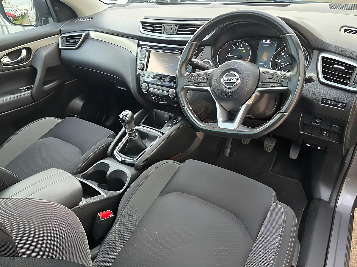 Used 2019 Nissan Qashqai N-Connecta Grey - Interior and Exterior details 20