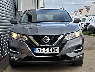 Used 2019 Nissan Qashqai N-Connecta Grey - Interior and Exterior details 5