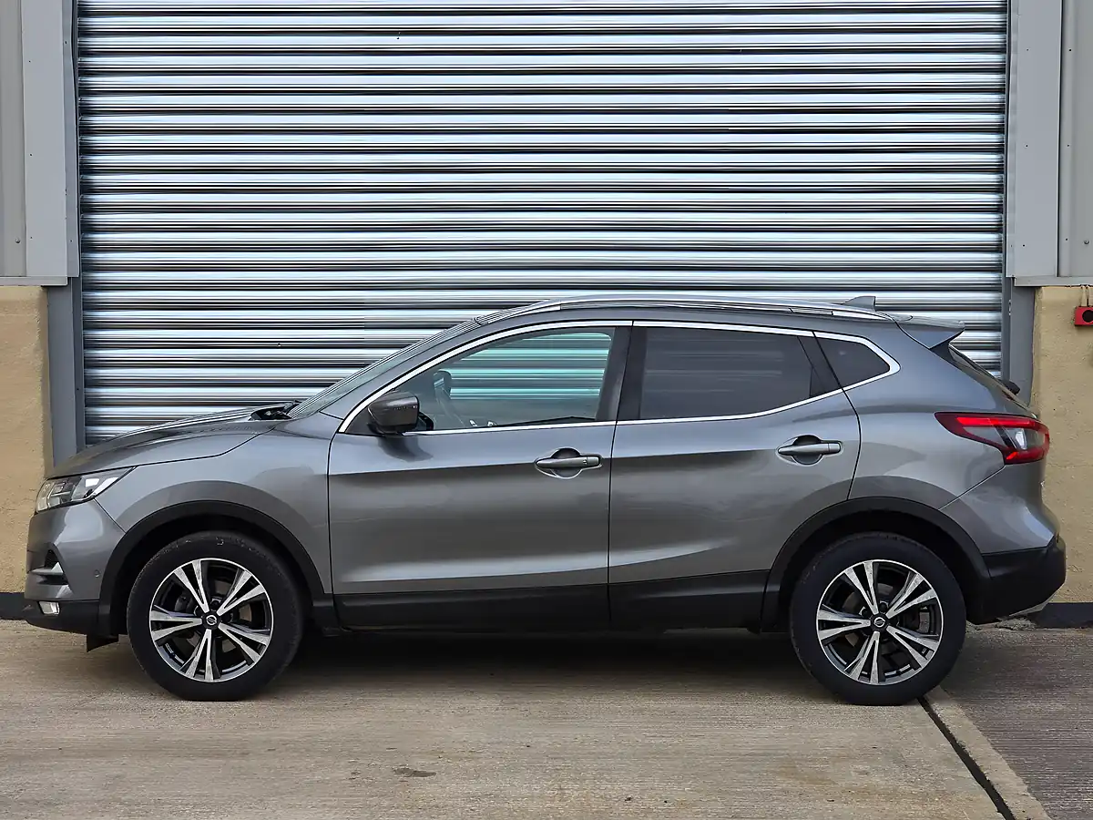 Used 2019 Nissan Qashqai N-Connecta Grey - Interior and Exterior details 6