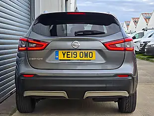 Used 2019 Nissan Qashqai N-Connecta Grey - Interior and Exterior details 7