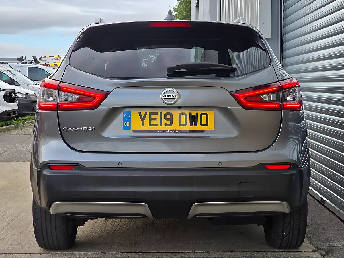 Used 2019 Nissan Qashqai N-Connecta Grey - Interior and Exterior details 8