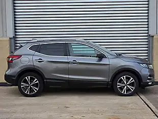 Used 2019 Nissan Qashqai N-Connecta Grey - Interior and Exterior details 9