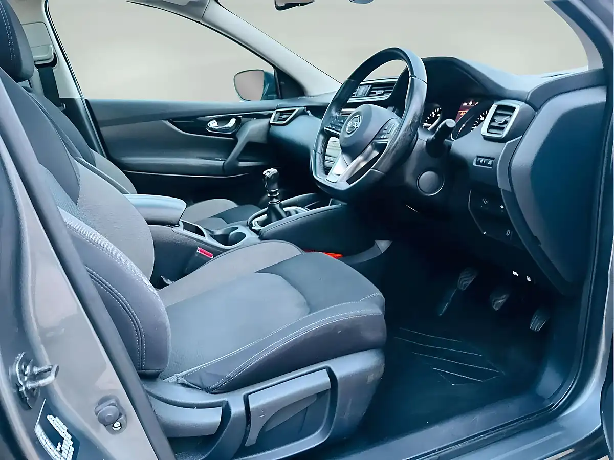 Used 2019 Nissan Qashqai N-Connecta Grey - Interior and Exterior details 12