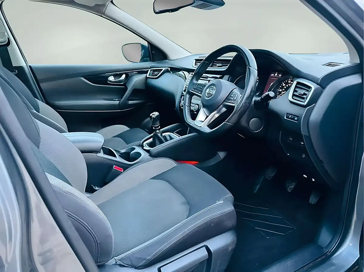 Used 2019 Nissan Qashqai N-Connecta Grey - Interior and Exterior details 13