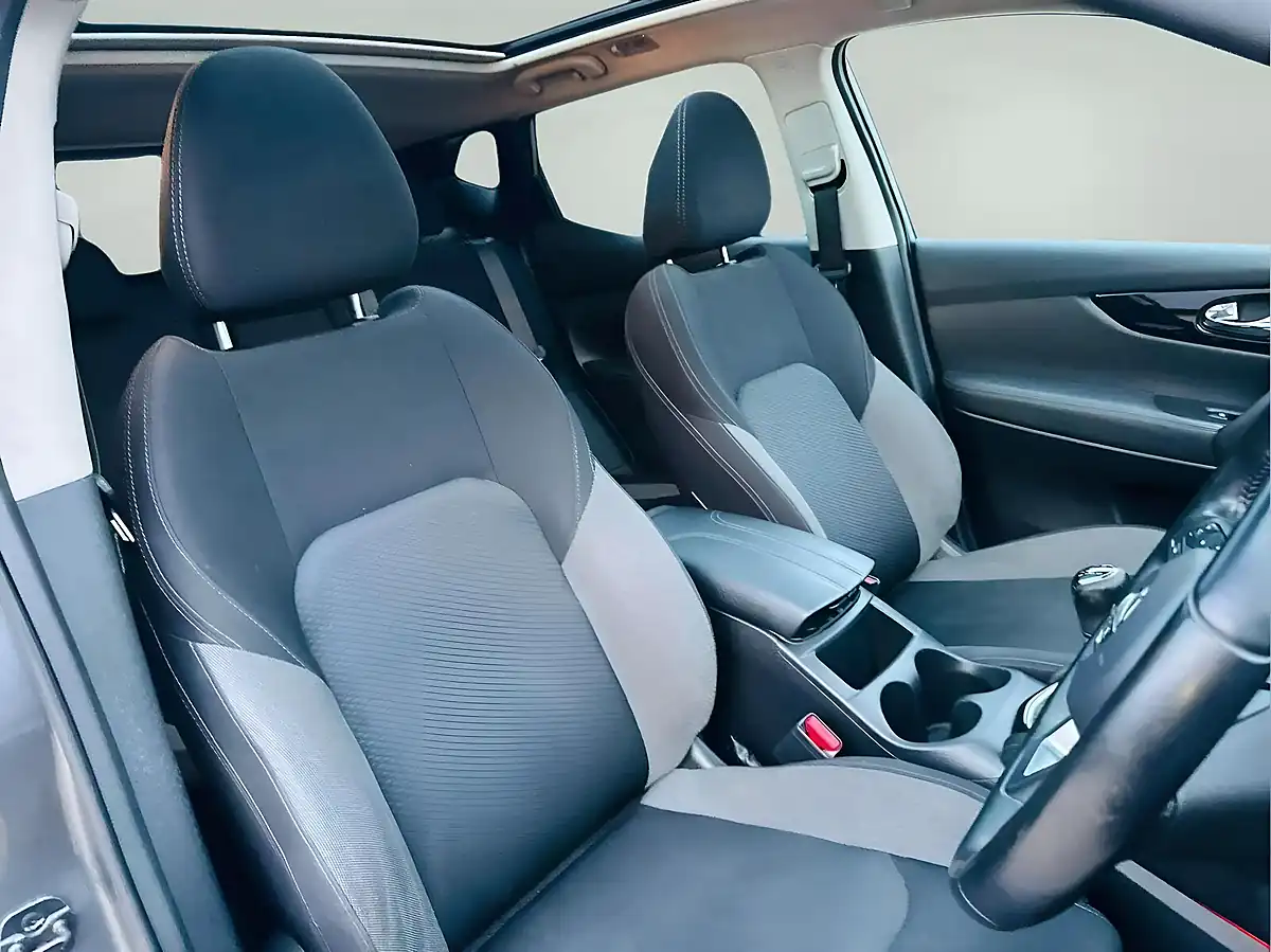 Used 2019 Nissan Qashqai N-Connecta Grey - Interior and Exterior details 14