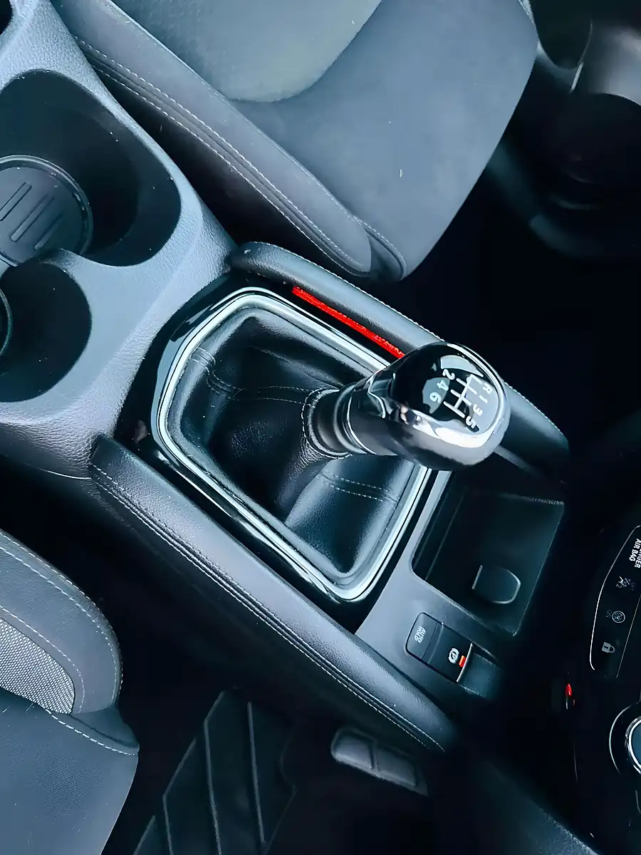 Used 2019 Nissan Qashqai N-Connecta Grey - Interior and Exterior details 16