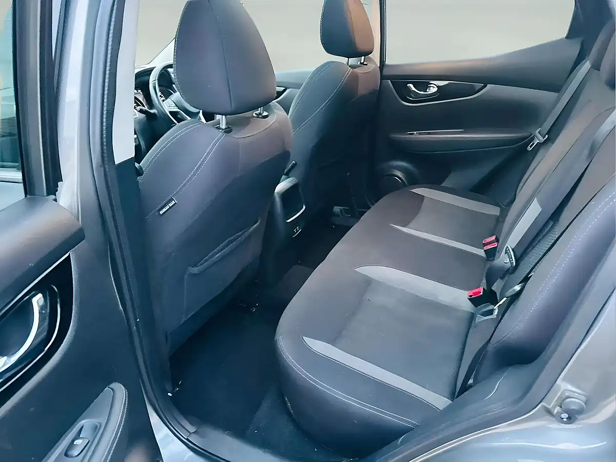 Used 2019 Nissan Qashqai N-Connecta Grey - Interior and Exterior details 17