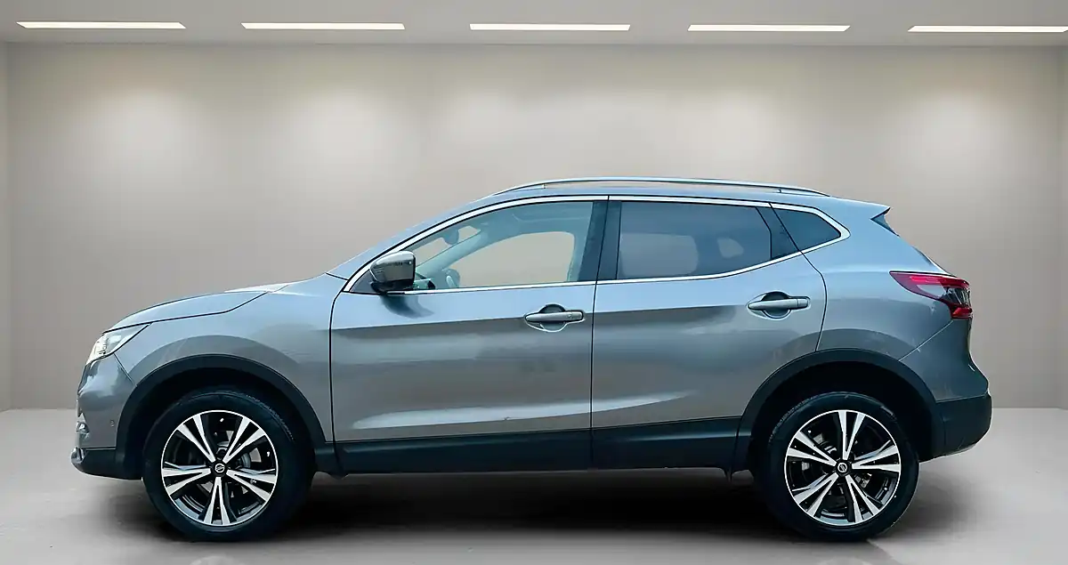 Used 2019 Nissan Qashqai N-Connecta Grey - Interior and Exterior details 5