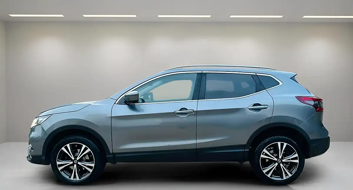 Used 2019 Nissan Qashqai N-Connecta Grey - Interior and Exterior details 9