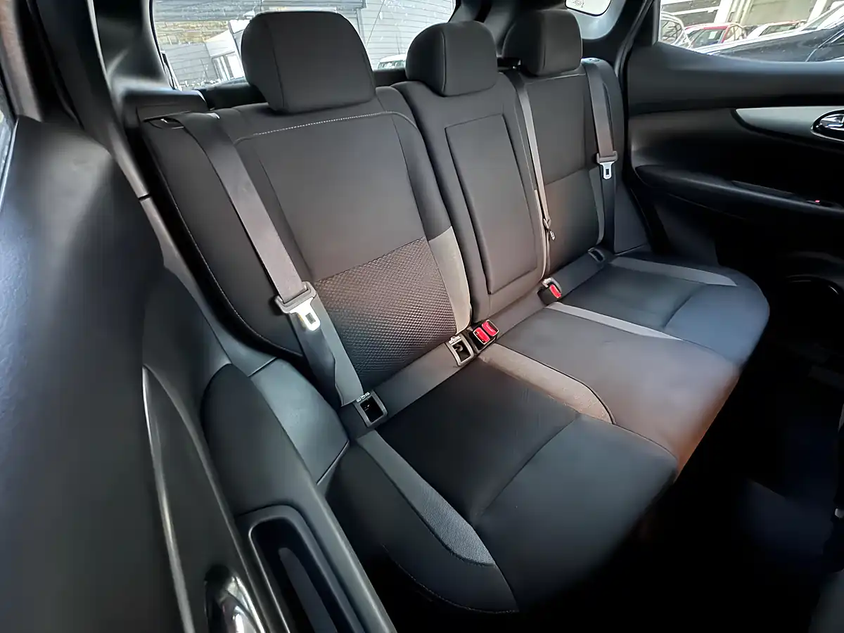 Used 2019 Nissan Qashqai N-Connecta Gun Metal Grey - Interior and Exterior details 11