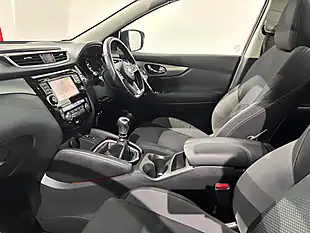 Used 2019 Nissan Qashqai N-Connecta Magnetic Red - Interior and Exterior details 12