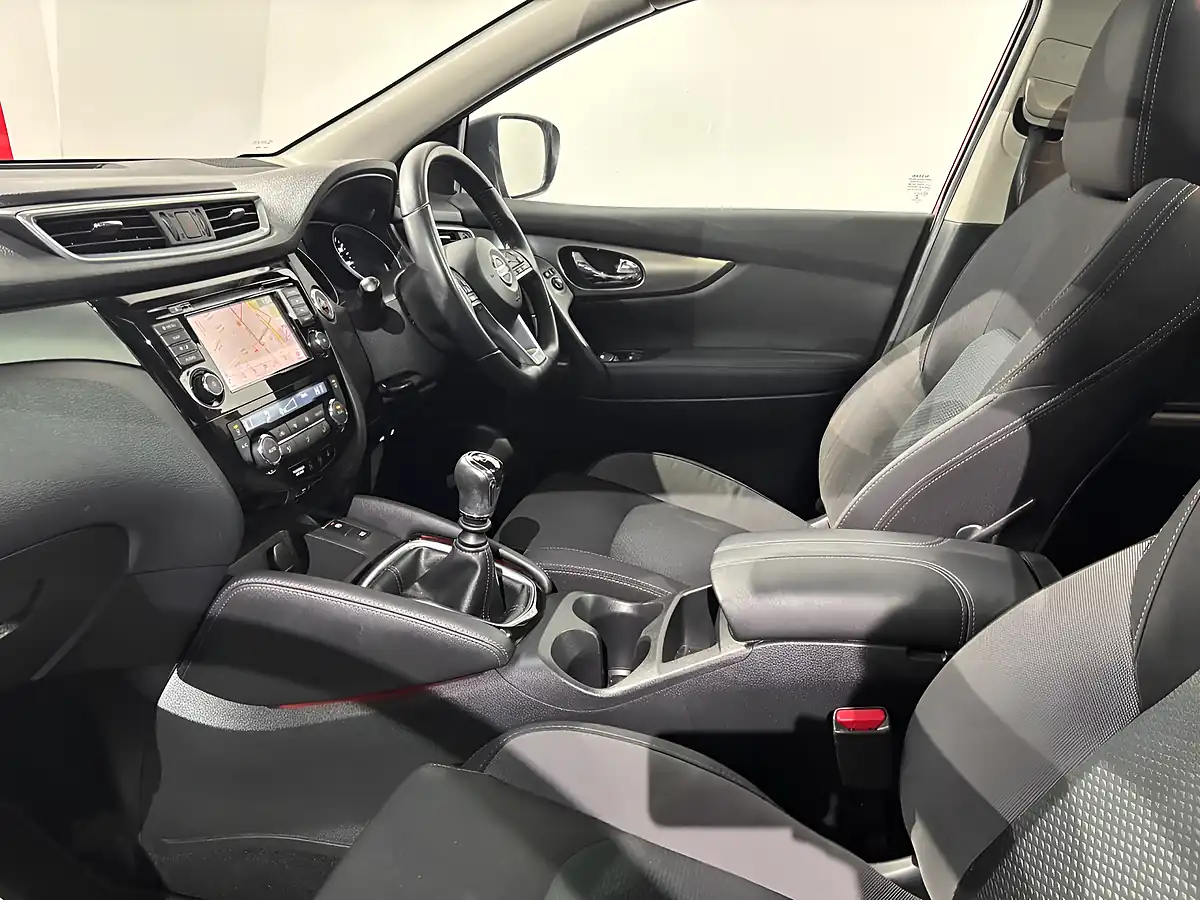 Used 2019 Nissan Qashqai N-Connecta Magnetic Red - Interior and Exterior details 12