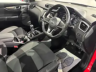 Used 2019 Nissan Qashqai N-Connecta Magnetic Red - Interior and Exterior details 13