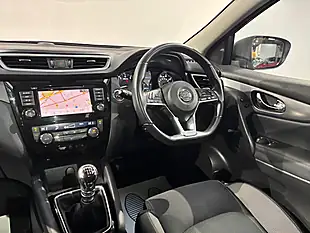 Used 2019 Nissan Qashqai N-Connecta Magnetic Red - Interior and Exterior details 19