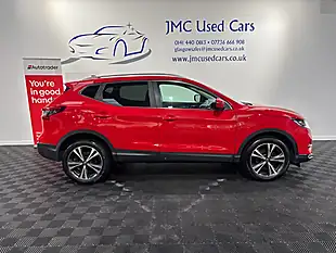 Used 2019 Nissan Qashqai N-Connecta Magnetic Red - Interior and Exterior details 4