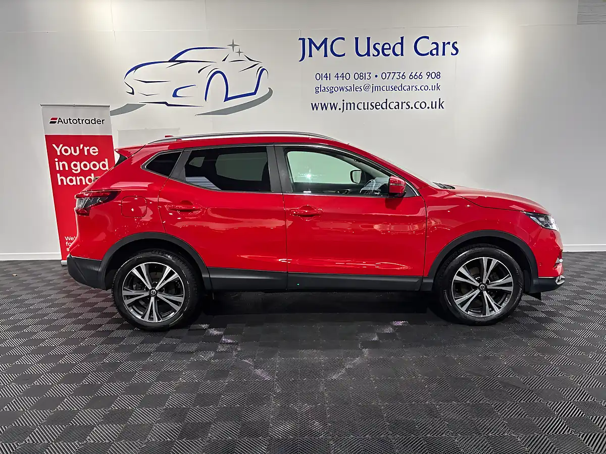 Used 2019 Nissan Qashqai N-Connecta Magnetic Red - Interior and Exterior details 4