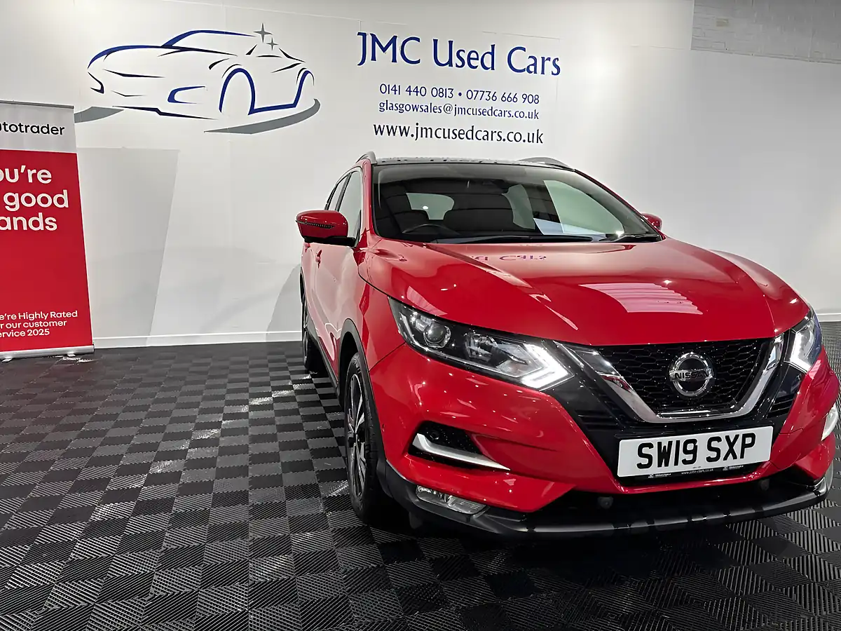 Used 2019 Nissan Qashqai N-Connecta Magnetic Red - Interior and Exterior details 6