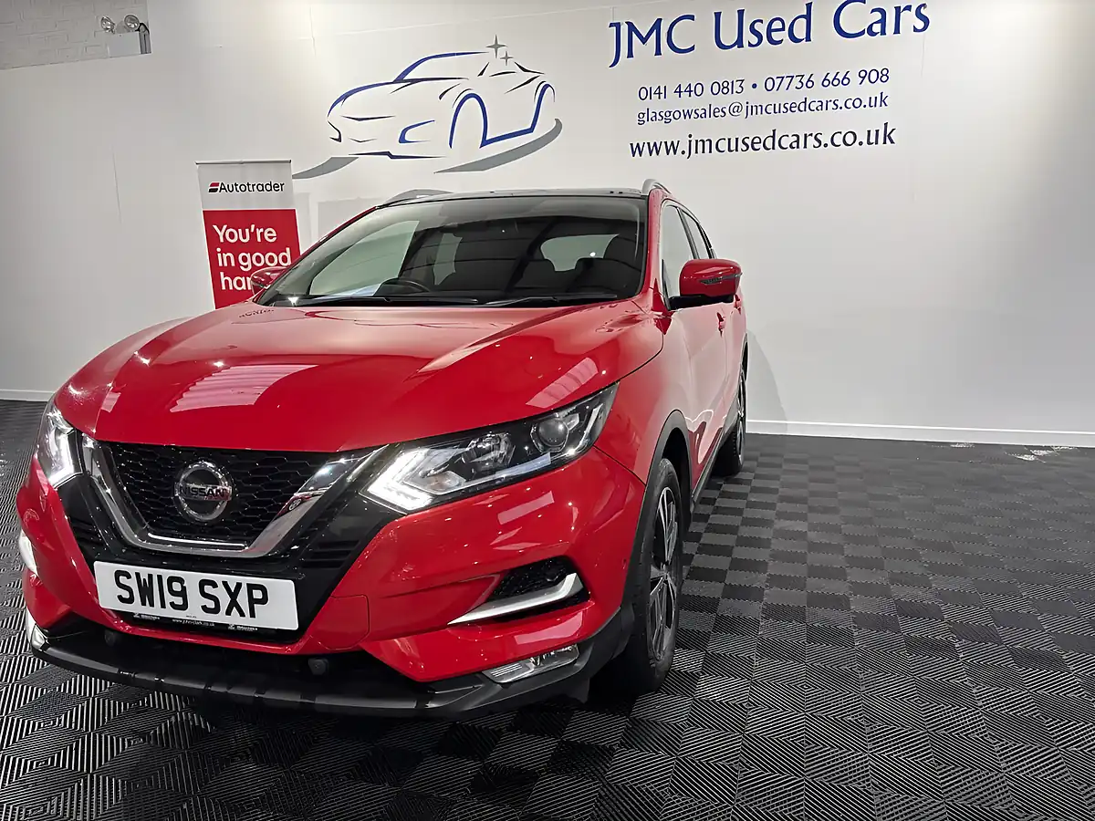 Used 2019 Nissan Qashqai N-Connecta Magnetic Red - Interior and Exterior details 7