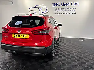 Used 2019 Nissan Qashqai N-Connecta Magnetic Red - Interior and Exterior details 9