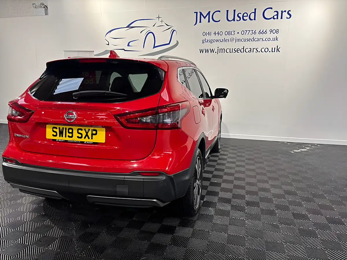 Used 2019 Nissan Qashqai N-Connecta Magnetic Red - Interior and Exterior details 9