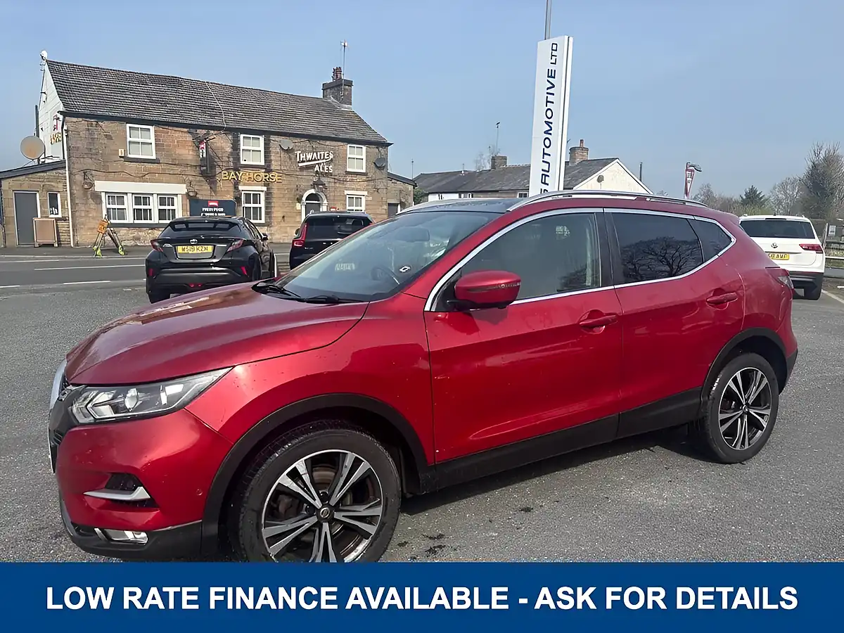 Used 2019 Nissan Qashqai N-Connecta Magnetic Red - Front View