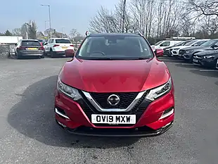 Used 2019 Nissan Qashqai N-Connecta Magnetic Red - Interior and Exterior details 13