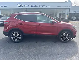 Used 2019 Nissan Qashqai N-Connecta Magnetic Red - Interior and Exterior details 15