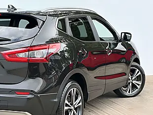 Used 2019 Nissan Qashqai N-Connecta Pearl Black - Interior and Exterior details 13