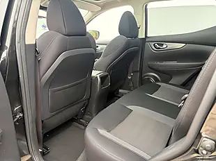 Used 2019 Nissan Qashqai N-Connecta Pearl Black - Interior and Exterior details 18