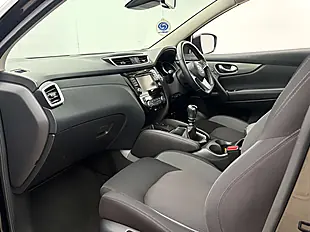 Used 2019 Nissan Qashqai N-Connecta Pearl Black - Interior and Exterior details 19