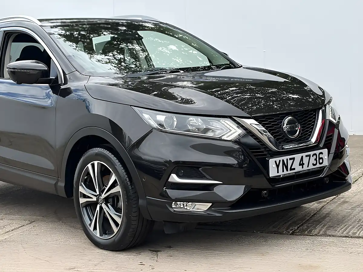 Used 2019 Nissan Qashqai N-Connecta Pearl Black - Interior and Exterior details 2
