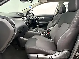 Used 2019 Nissan Qashqai N-Connecta Pearl Black - Interior and Exterior details 20