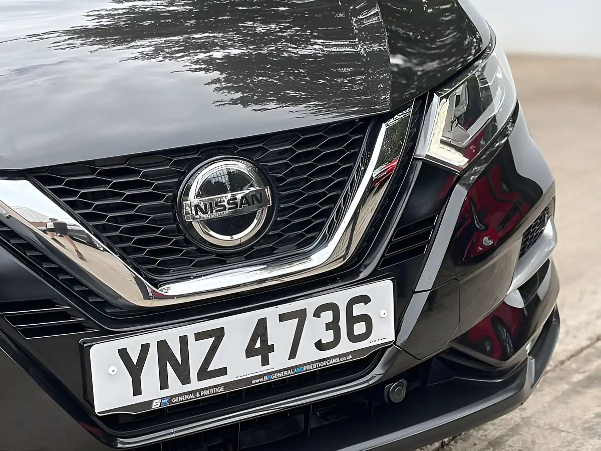 Used 2019 Nissan Qashqai N-Connecta Pearl Black - Interior and Exterior details 4